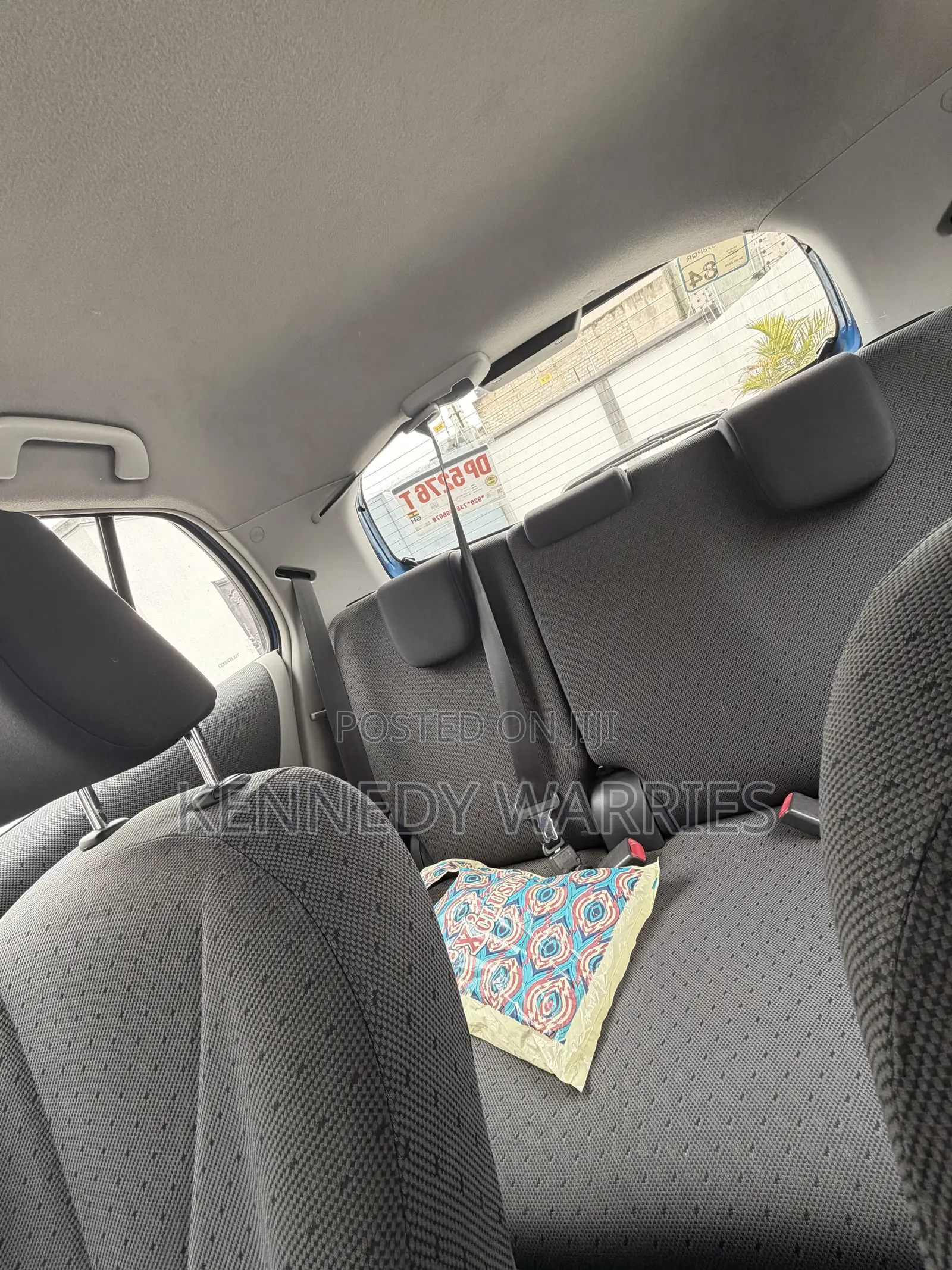 Toyota Yaris Base Sedan 4dr 2011 Blue