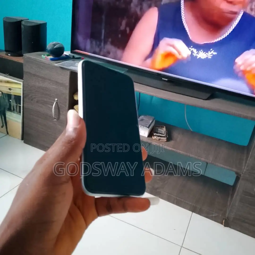 Apple iPhone XR 128 GB White