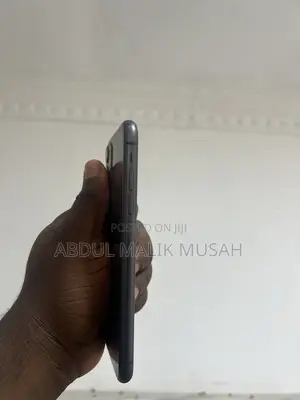 Apple iPhone 11 64 GB Black