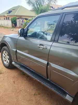 Mitsubishi Pajero 3.2 Di-Dc GLS 2012 Gray