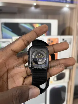Apple Series 6 40mm GPS Cellular