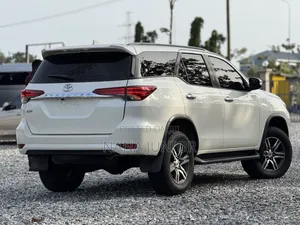 Toyota Fortuner 2019 White