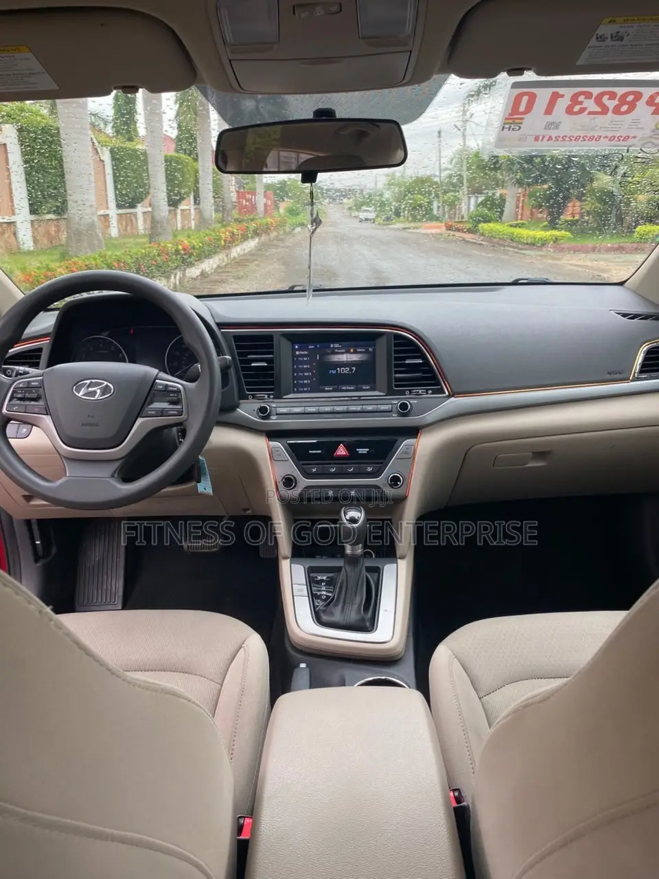 Hyundai Elantra SE Sedan FWD (2.0L 4cyl 6M) 2017 Red