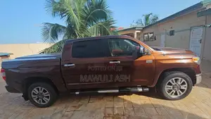 Toyota Tundra 1794 4dr CrewMax 4WD SB (5.7L 8cyl 6A) 2014 Brown