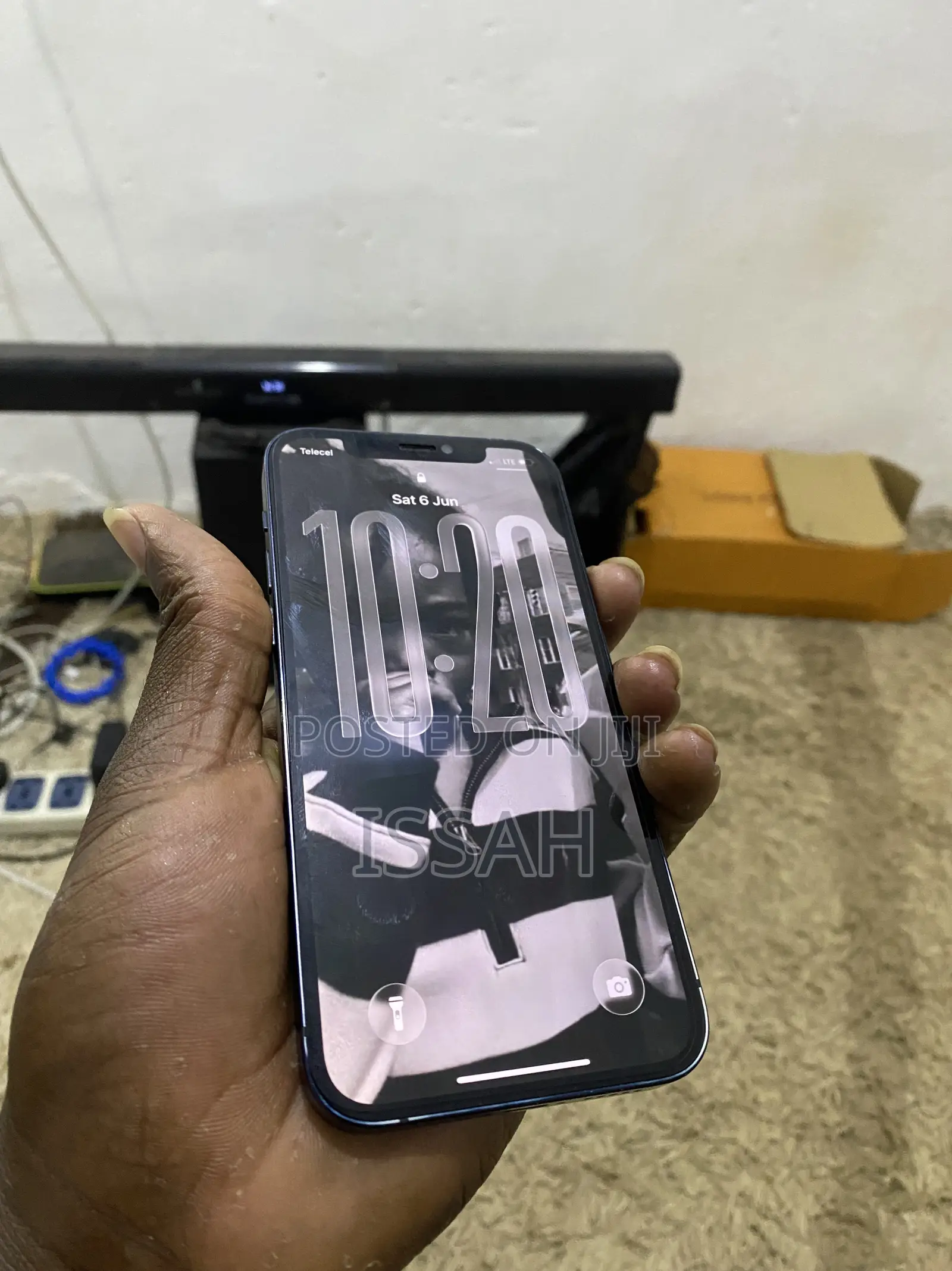 Apple iPhone 12 64 GB Black