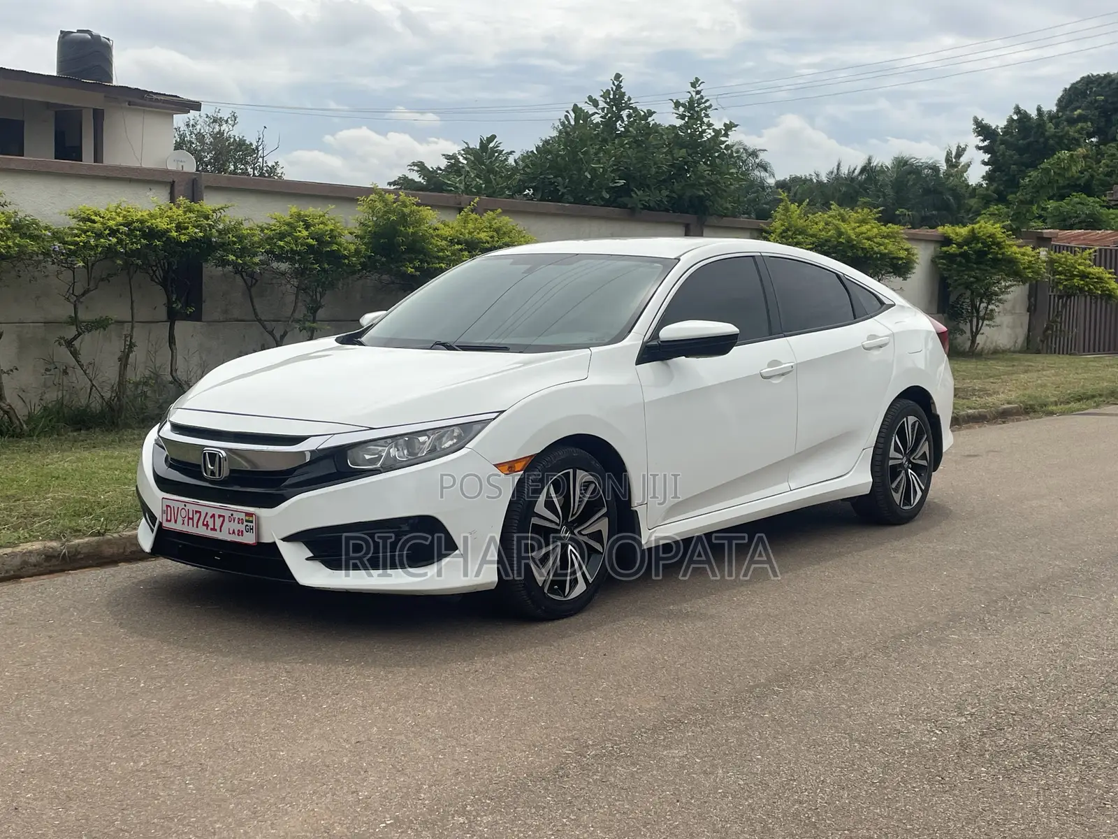 Honda Civic LX 4dr Sedan (2.0L 4cyl) 2016 White