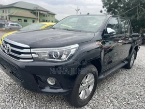 Toyota Hilux 2016 Black