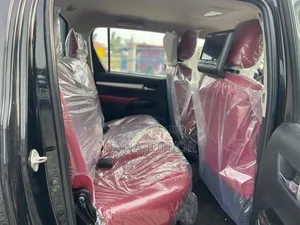 Toyota Hilux 2016 Black