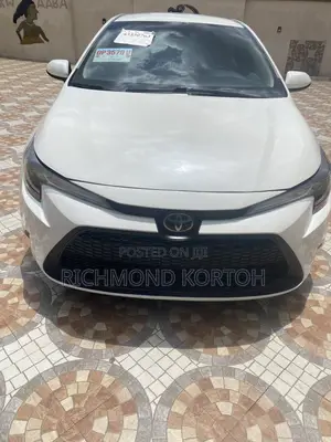 Toyota Corolla LE 2020 White