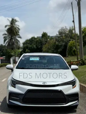 Toyota Corolla SE 2021 White