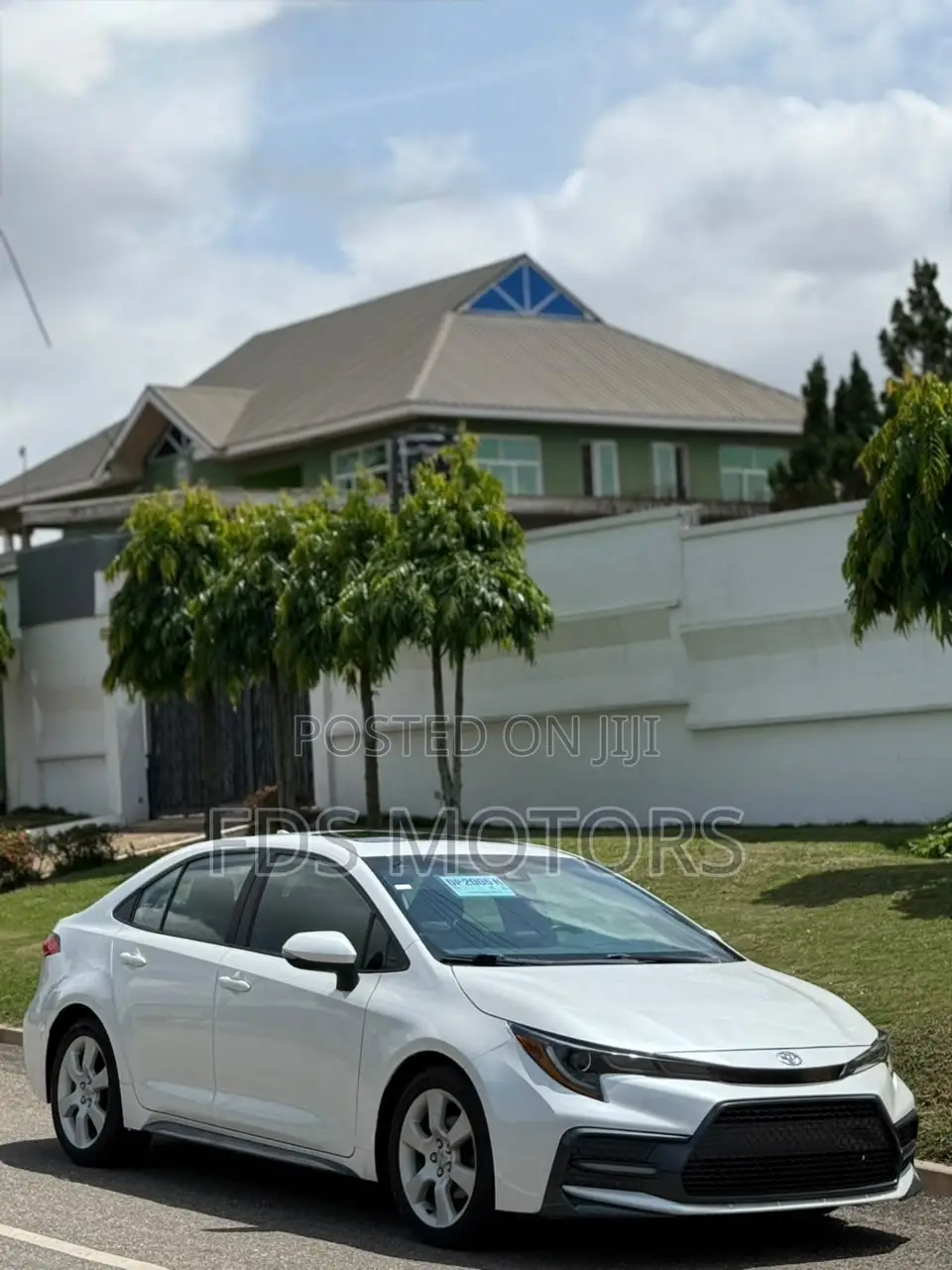 Toyota Corolla SE 2021 White