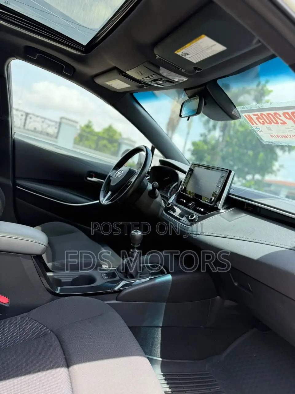 Toyota Corolla SE 2021 White