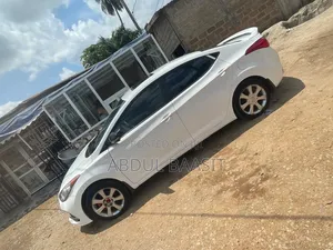 Hyundai Elantra Limited Sedan FWD (1.8L 4cyl 6A) 2013 White