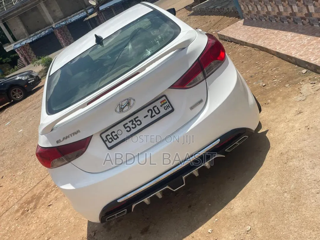 Hyundai Elantra Limited Sedan FWD (1.8L 4cyl 6A) 2013 White