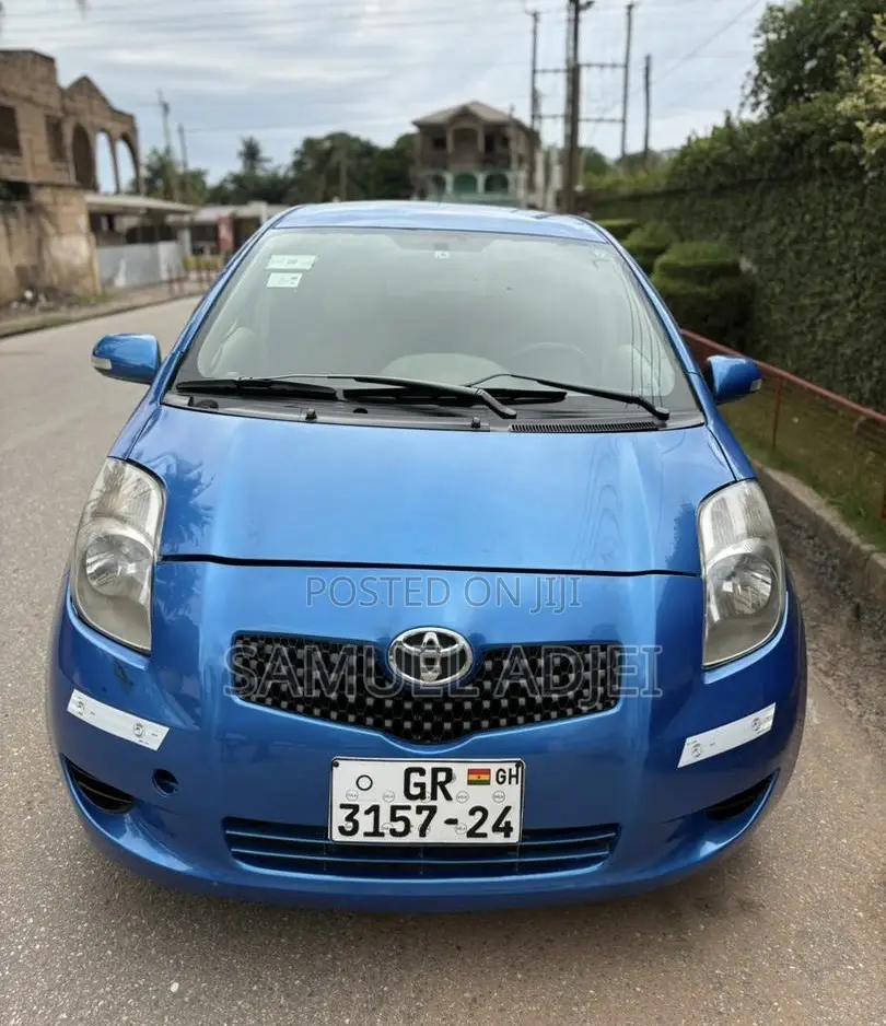 Toyota Vitz 2010 Blue