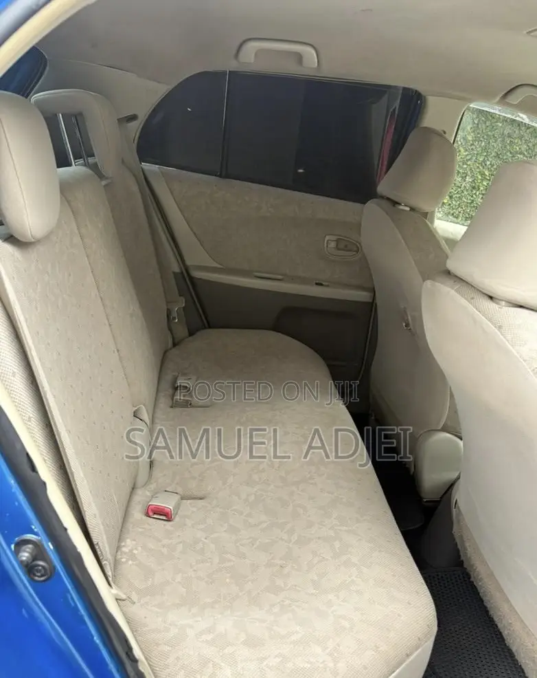 Toyota Vitz 2010 Blue