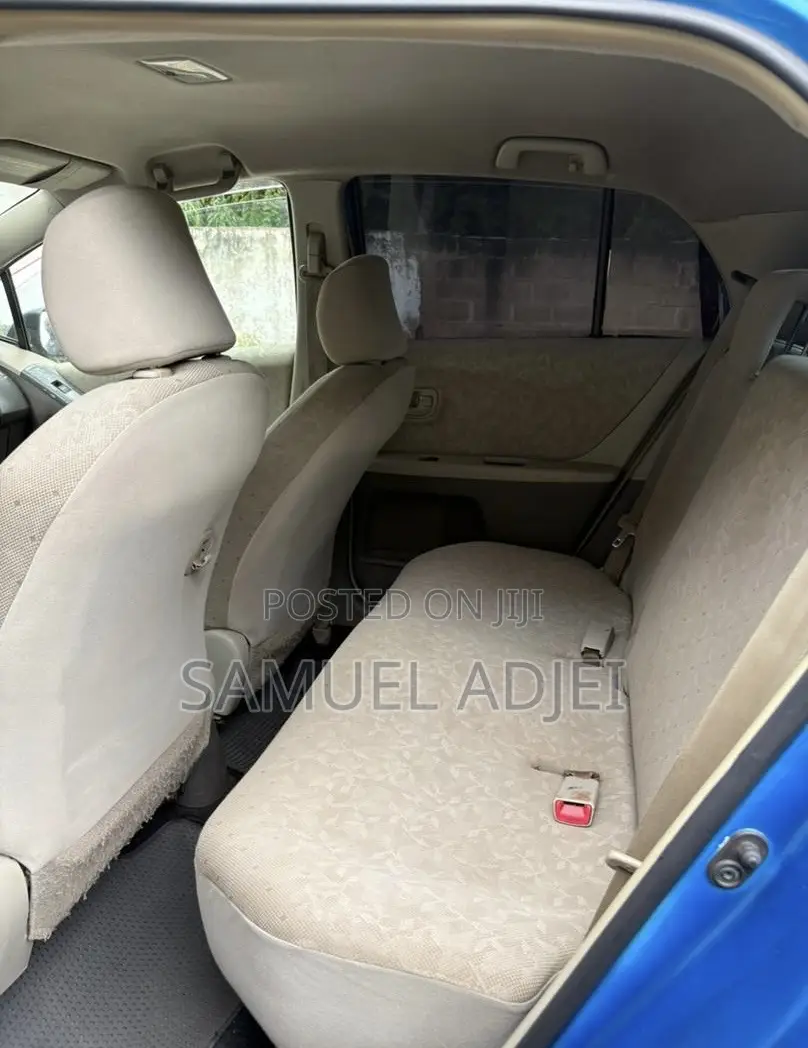 Toyota Vitz 2010 Blue