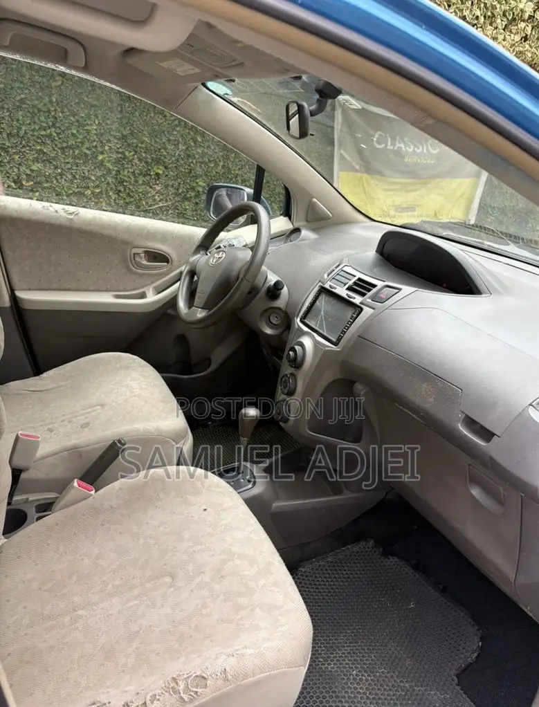 Toyota Vitz 2010 Blue