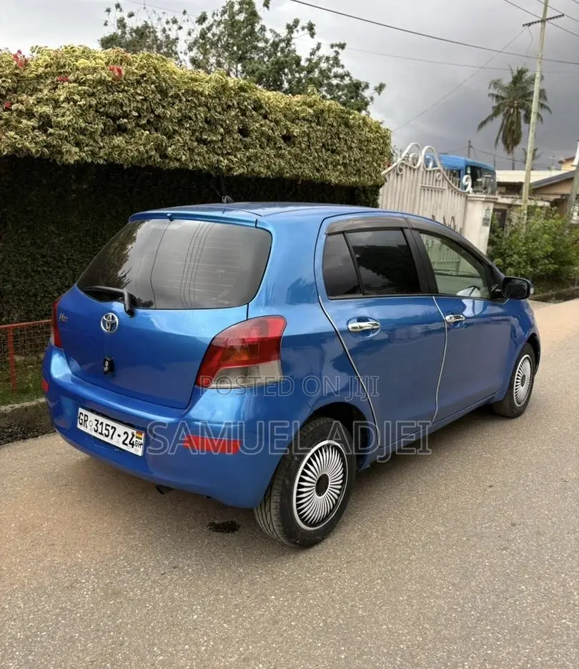 Toyota Vitz 2010 Blue