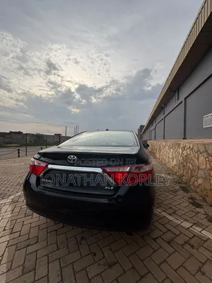 Toyota Camry 2016 Black
