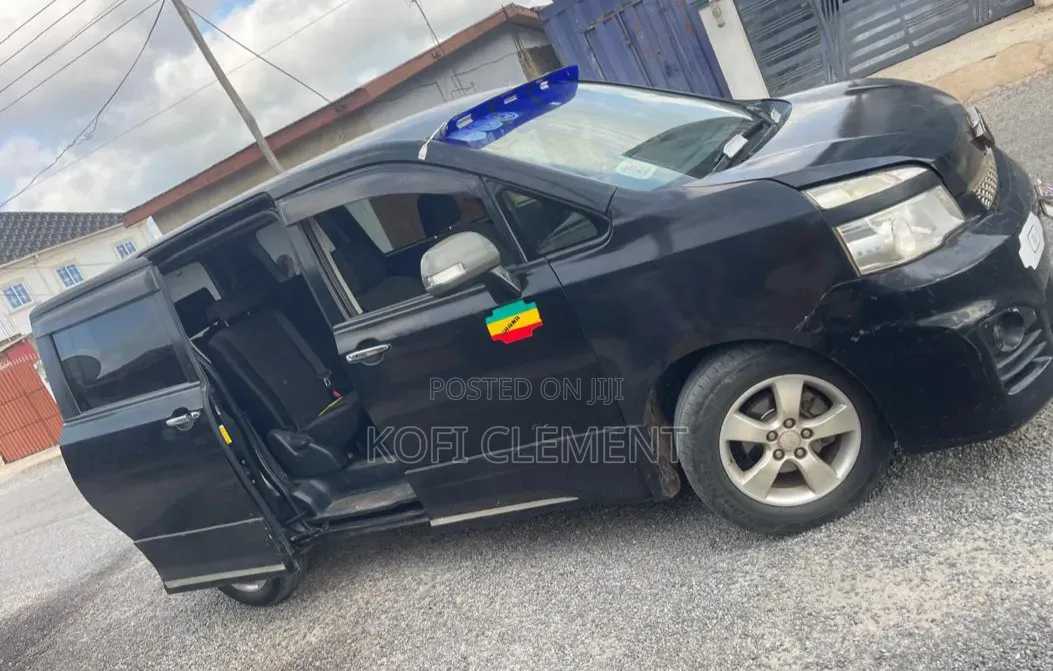 Toyota Voxy 2013 Black