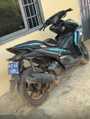 Yamaha 2021 Black