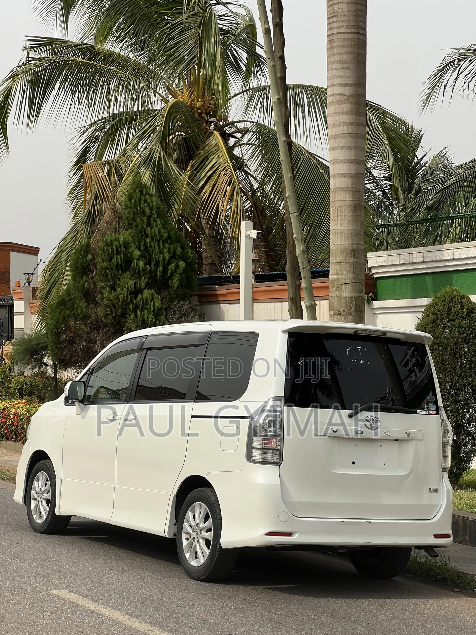 Toyota Voxy 2012 White