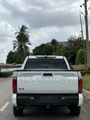 Toyota Tundra Limited Double Cab 6.5' Bed 2024 White