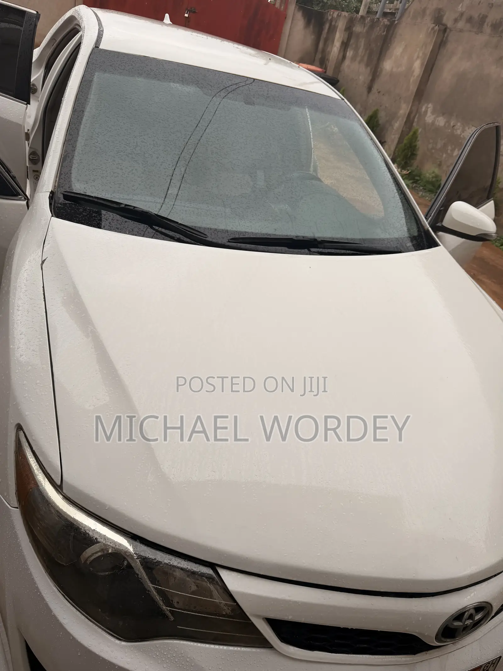 Toyota Camry LE 4dr Sedan (2.5L 4cyl 6A) 2014 White