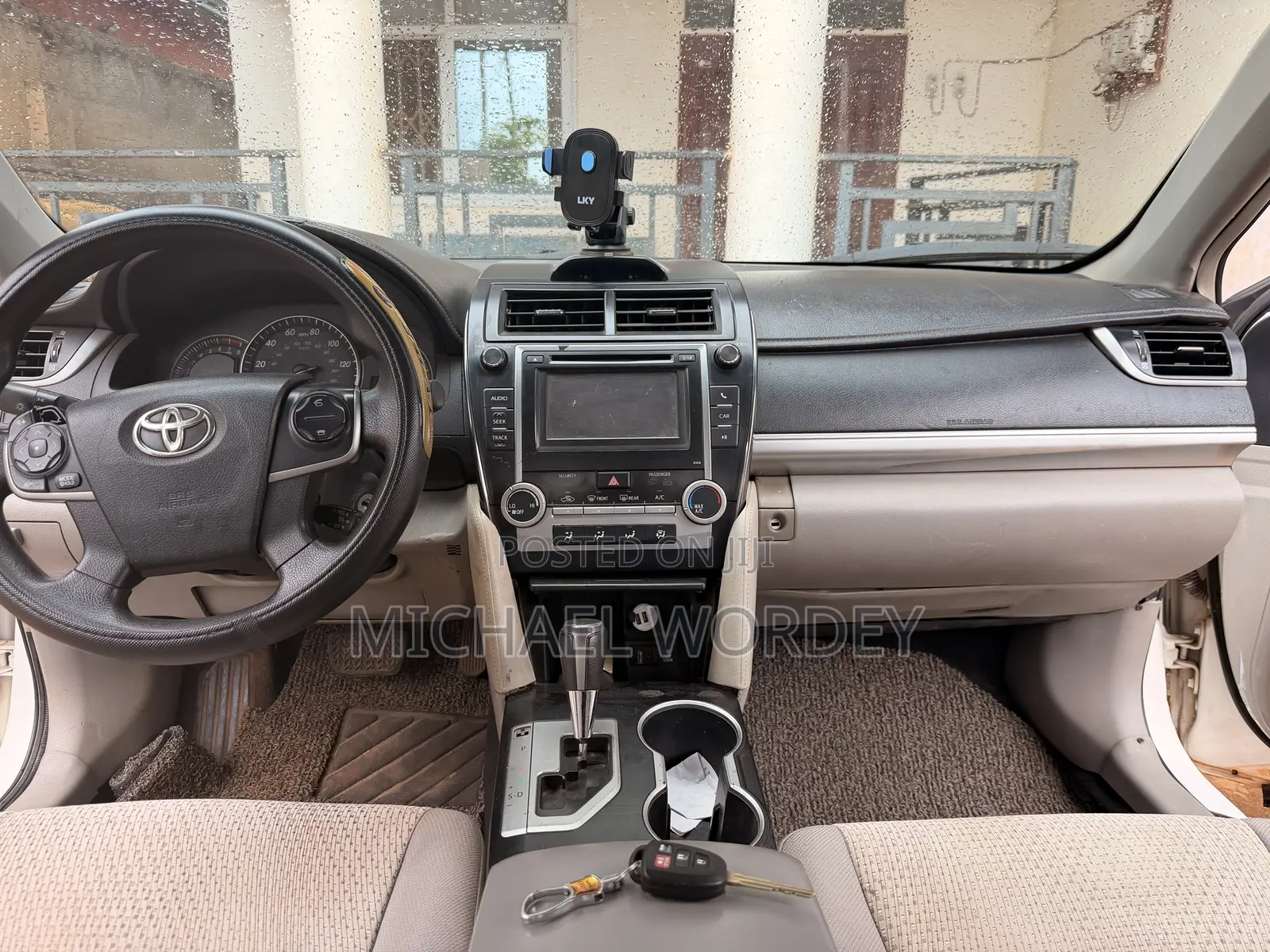Toyota Camry LE 4dr Sedan (2.5L 4cyl 6A) 2014 White