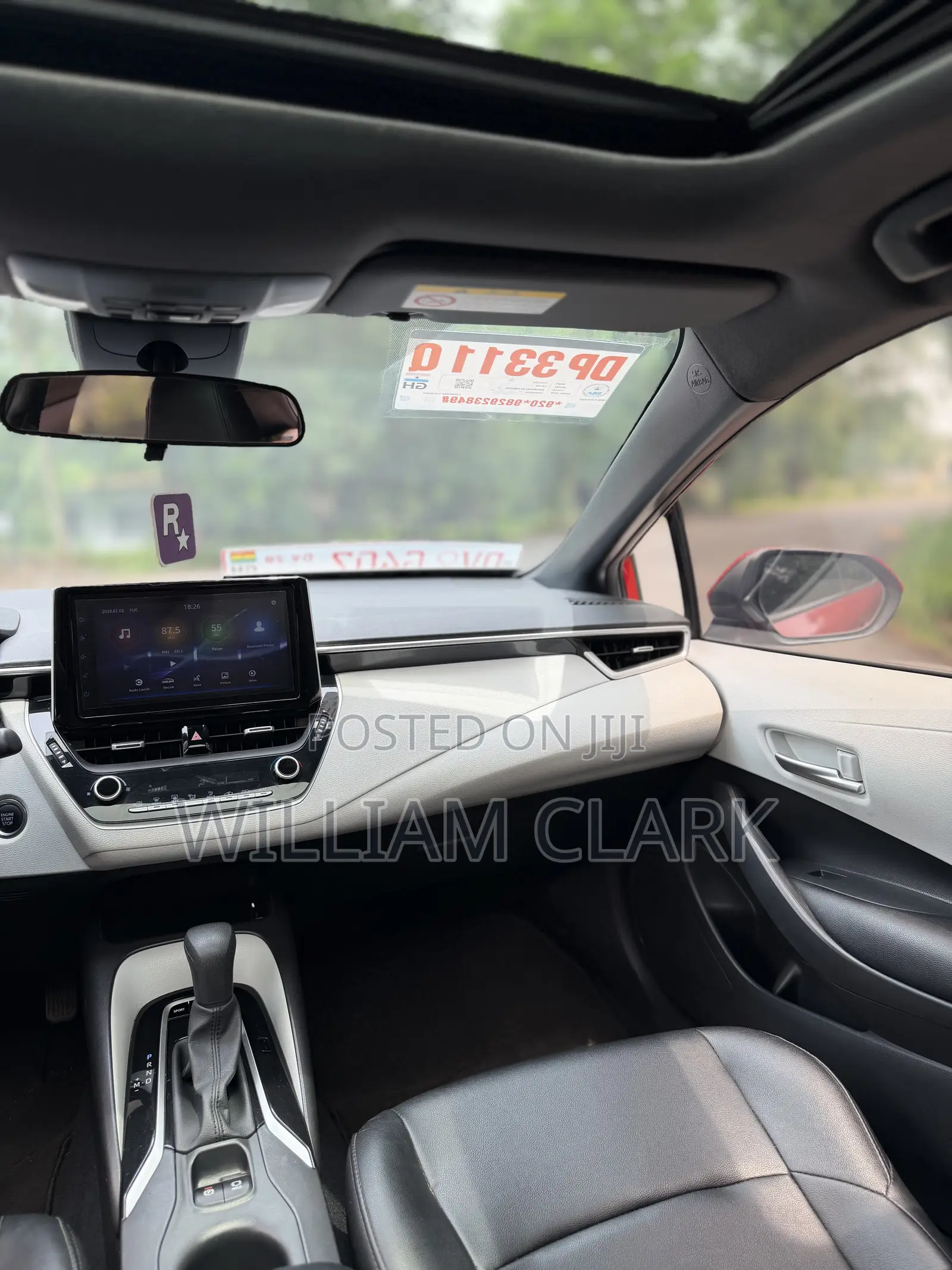 Toyota Corolla XLE 2020 Red