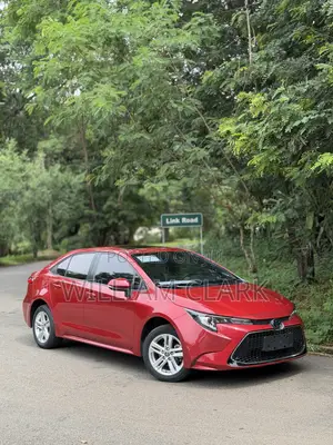 Toyota Corolla XLE 2020 Red