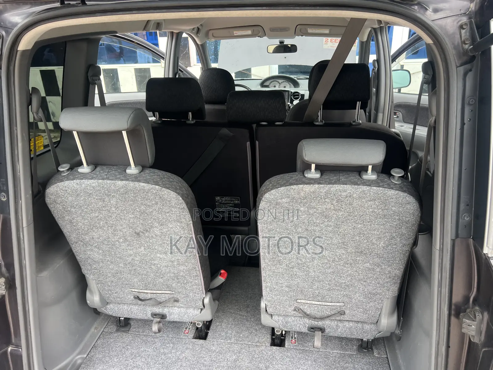 Toyota Sienta 1.5 AWD 2012 Burgundy