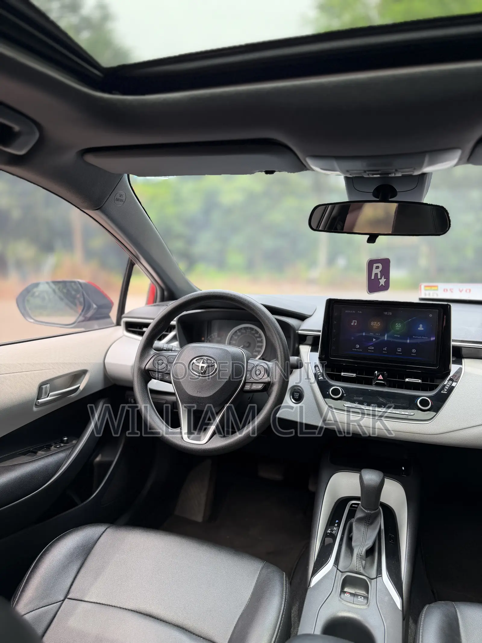 Toyota Corolla XLE 2020 Red