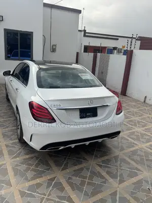 Mercedes-Benz C300 Sport Sedan RWD (2.0L 4cyl 7A) 2016 White