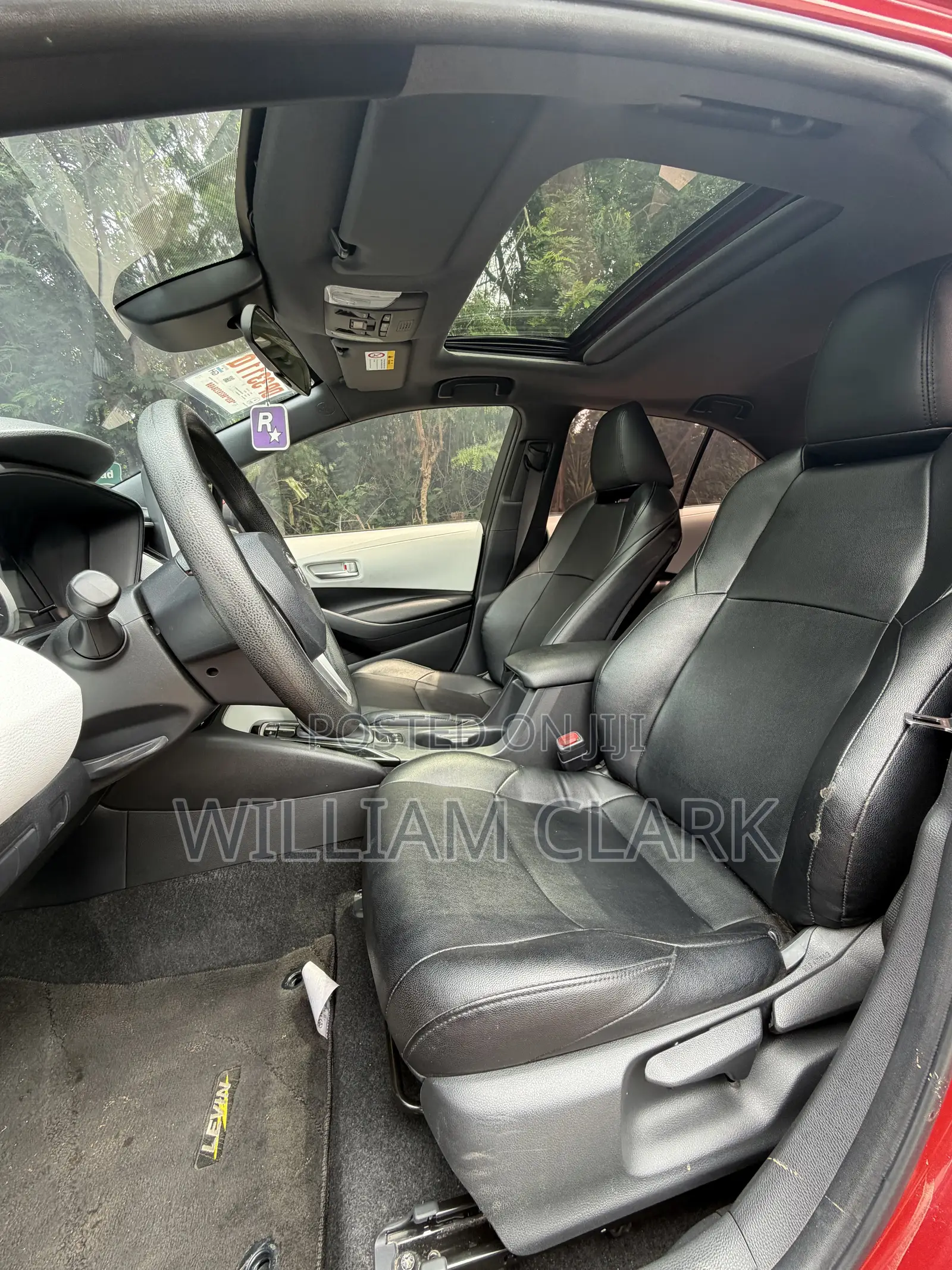 Toyota Corolla XLE 2020 Red