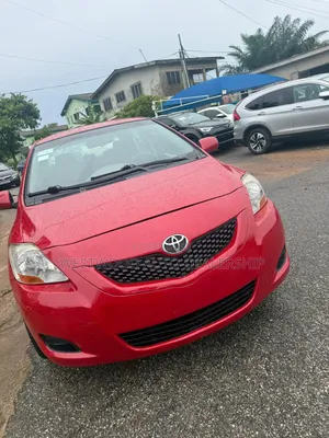 Toyota Yaris Base Hatchback 5dr 2010 Red