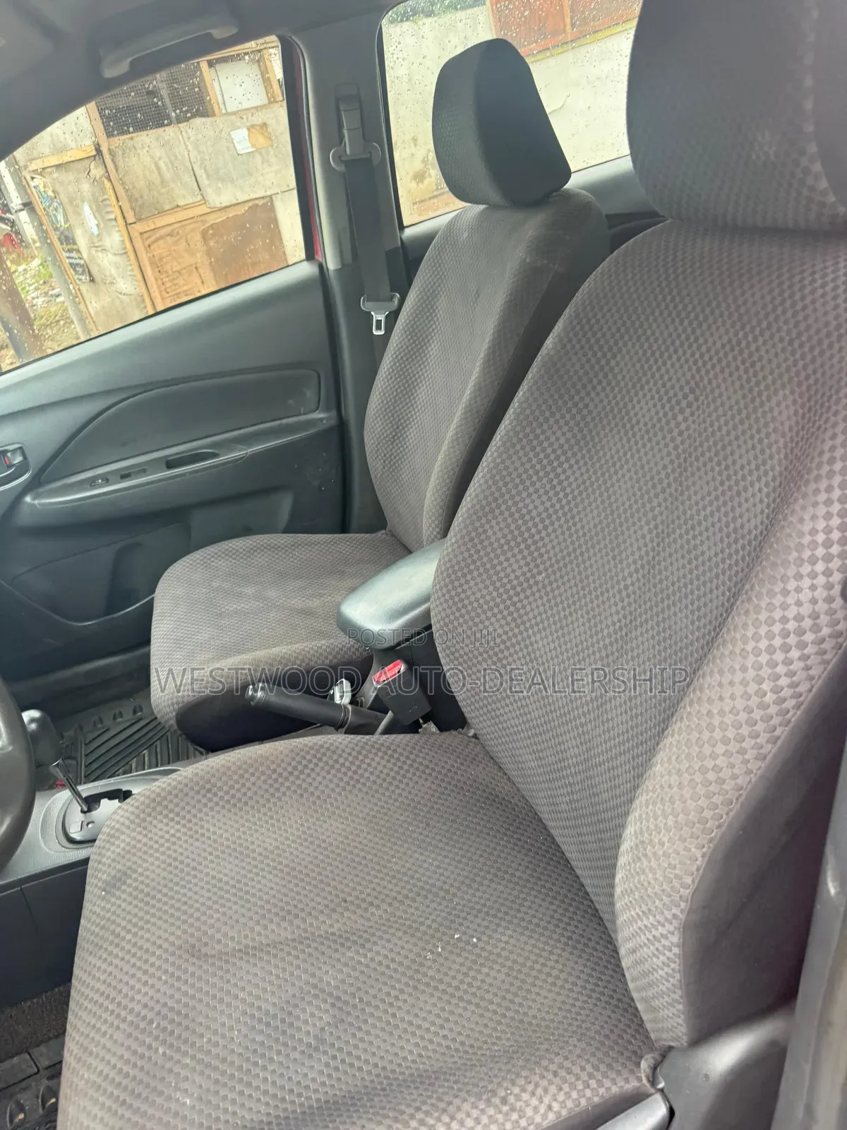 Toyota Yaris Base Hatchback 5dr 2010 Red