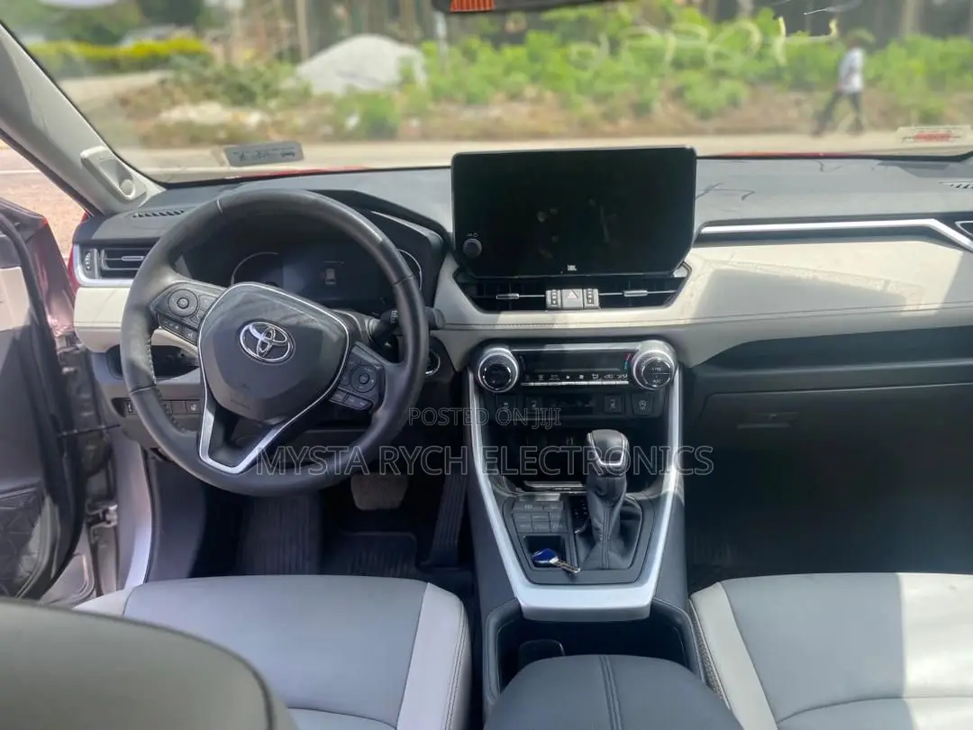 Toyota RAV4 XLE Premium AWD 2023 Red