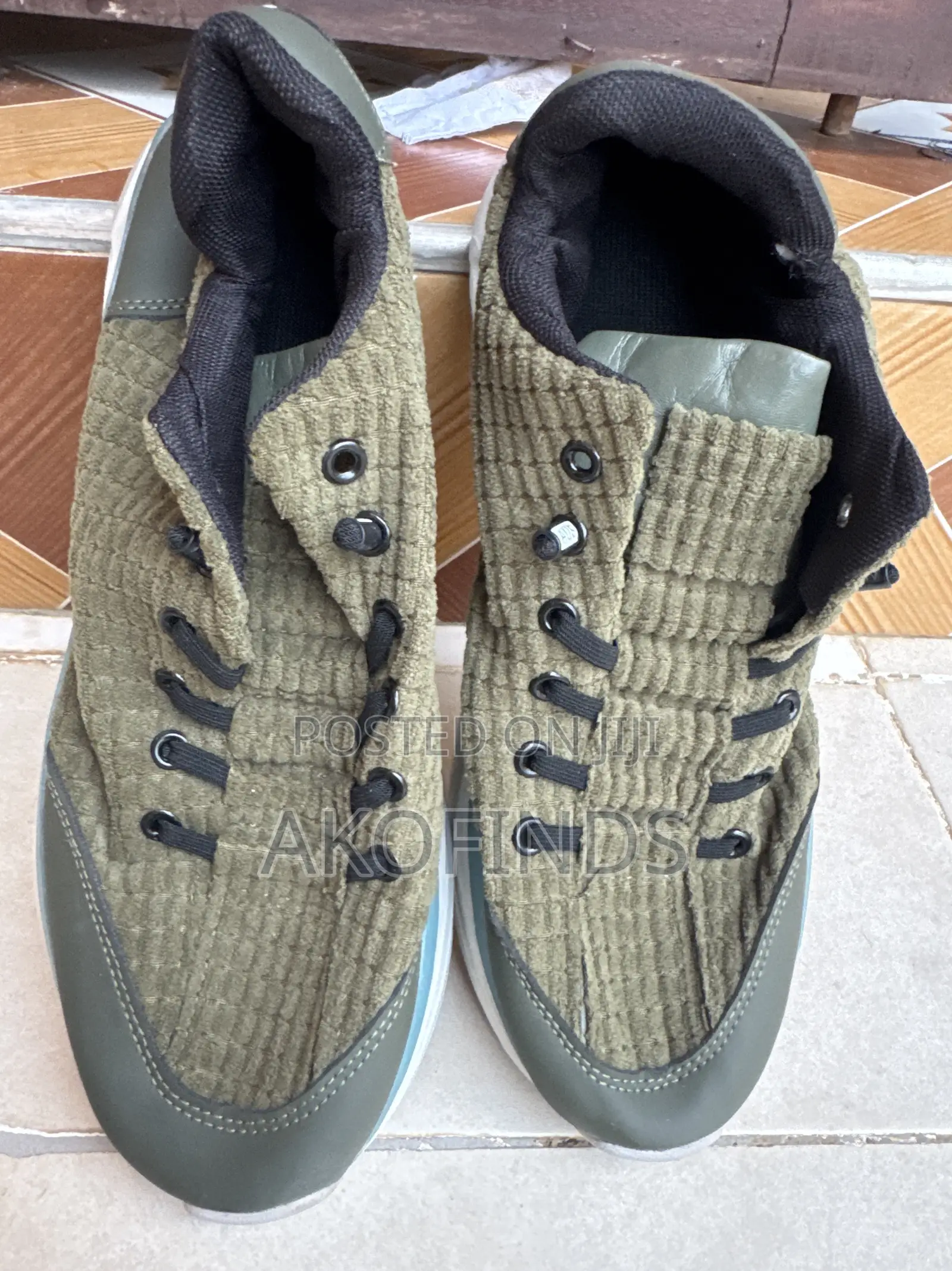 Stylish Sneakers Men or Women