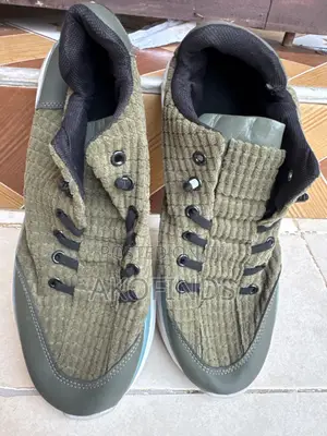 Stylish Sneakers Men or Women
