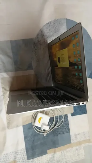 Laptop Apple MacBook 2013 4GB Intel Core i5 SSD 256GB