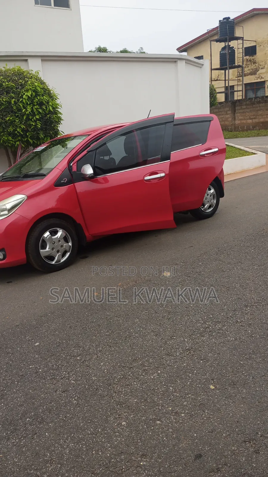 Toyota Vitz 2013 Red