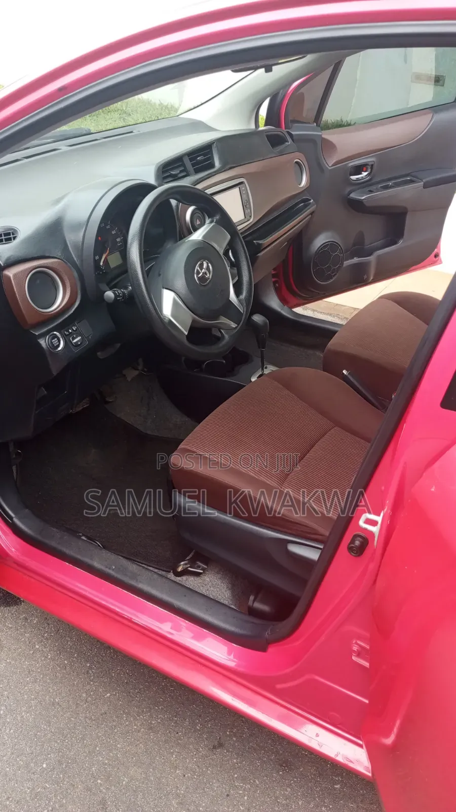 Toyota Vitz 2013 Red