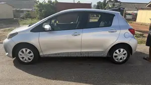 Toyota Vitz 1.0 FWD 5dr 2016 Silver