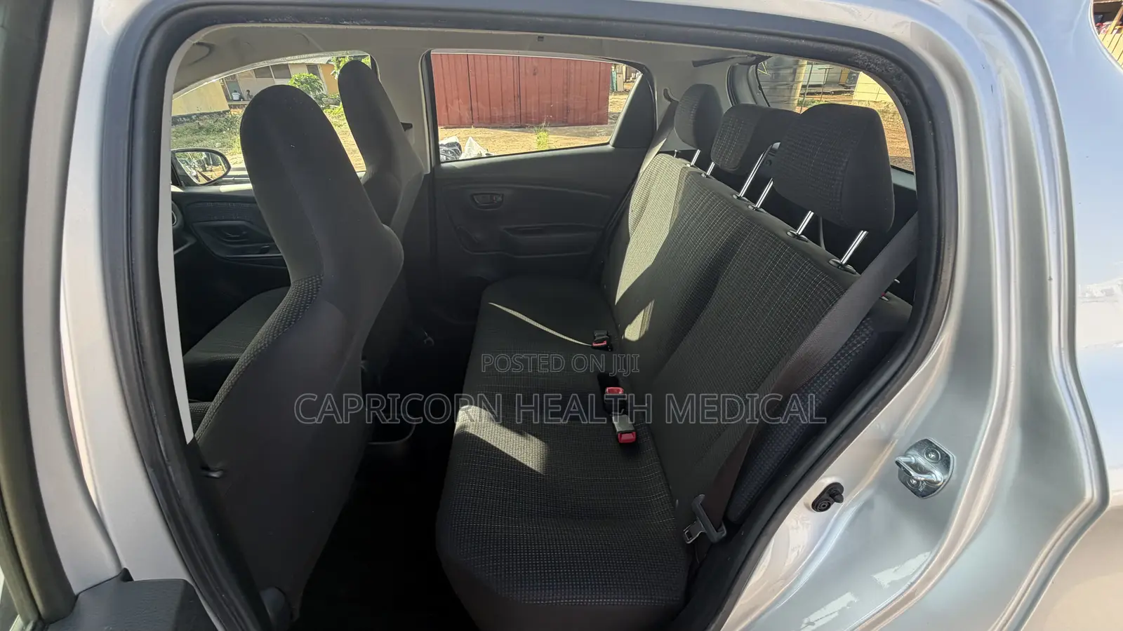 Toyota Vitz 1.0 FWD 5dr 2016 Silver