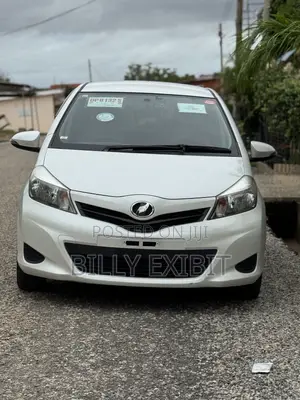 Toyota Vitz 1.5 FWD 5dr 2012 White