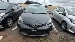 Toyota Vitz 1.0 FWD 5dr 2016 Black