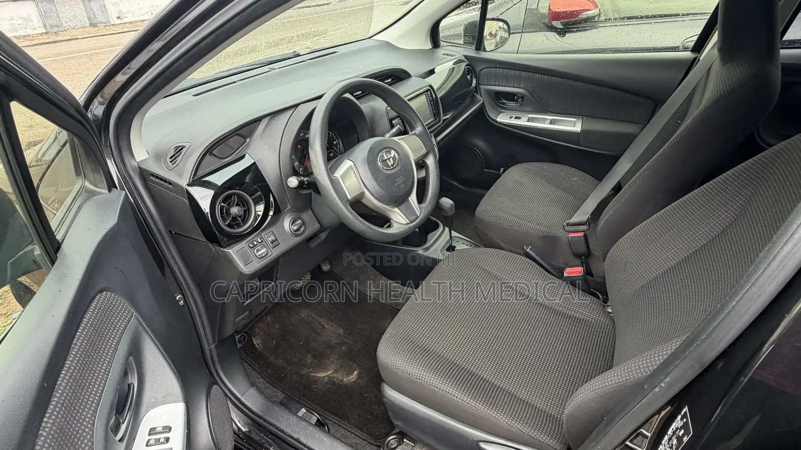 Toyota Vitz 1.0 FWD 5dr 2016 Black
