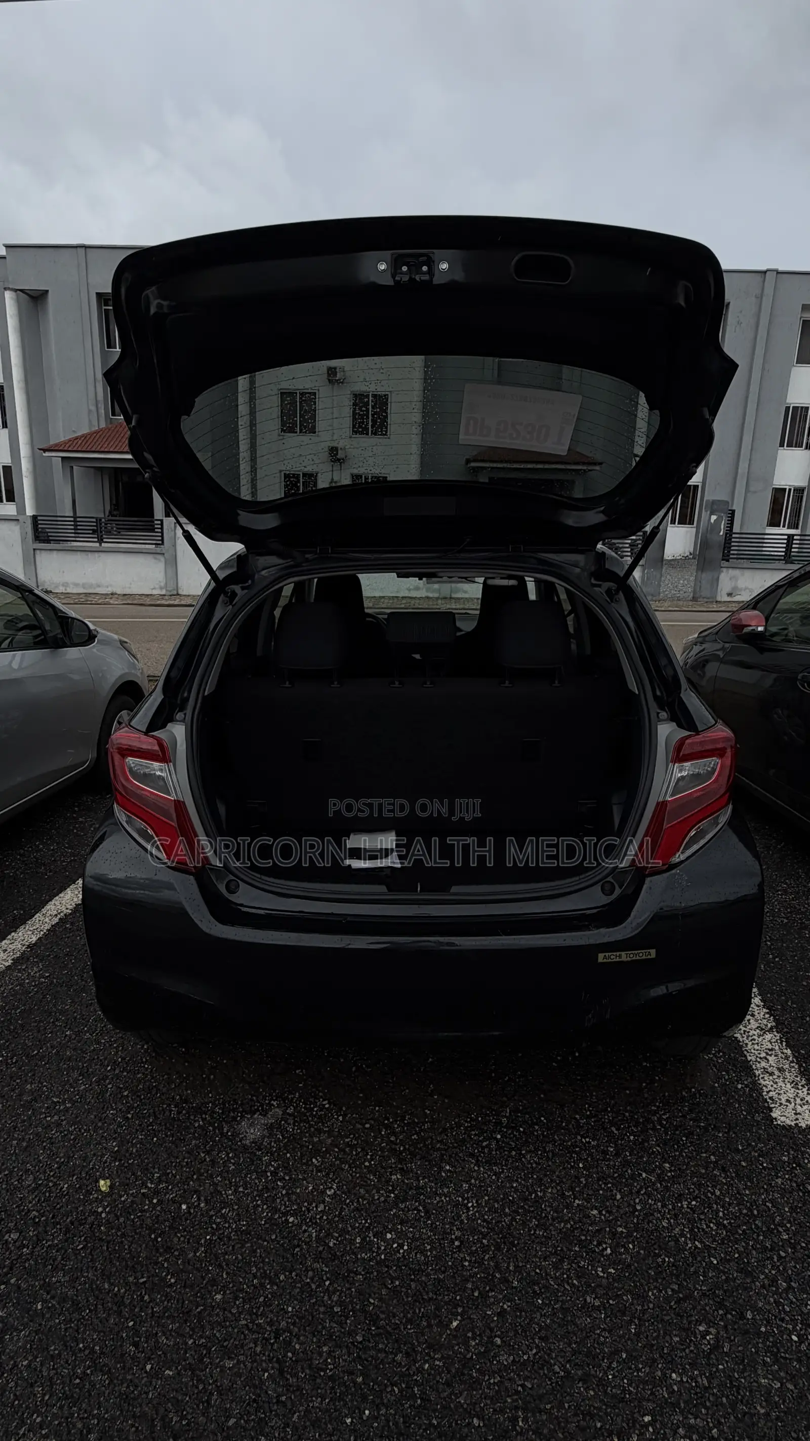 Toyota Vitz 1.0 FWD 5dr 2016 Black